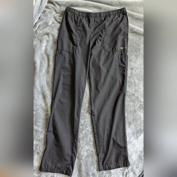 Large Black Carhartt Scrub Set- includes top and pants - Picture 1 of 8